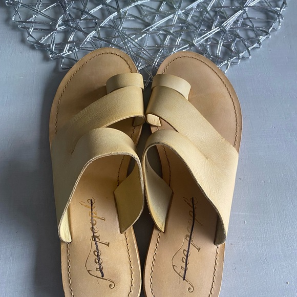 NEW Free People Abilene Toe Loop Sandals Womens Size 39 - Picture 6 of 9